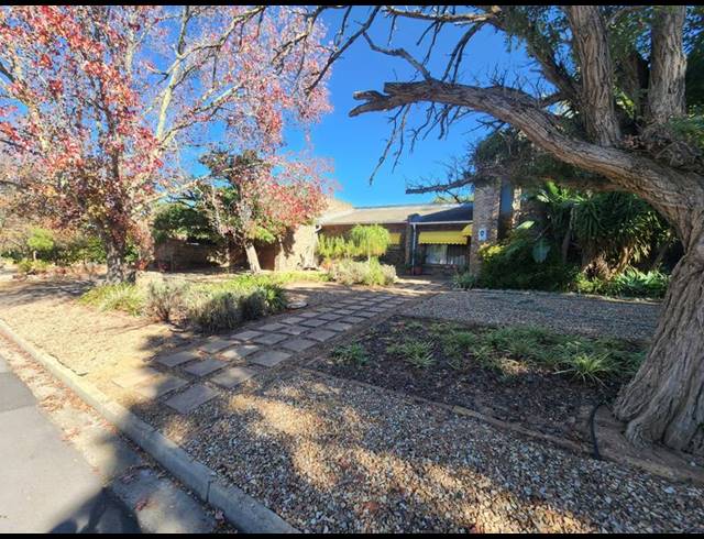 4 BEDROOM HOUSE FOR SALE IN PANORAMA